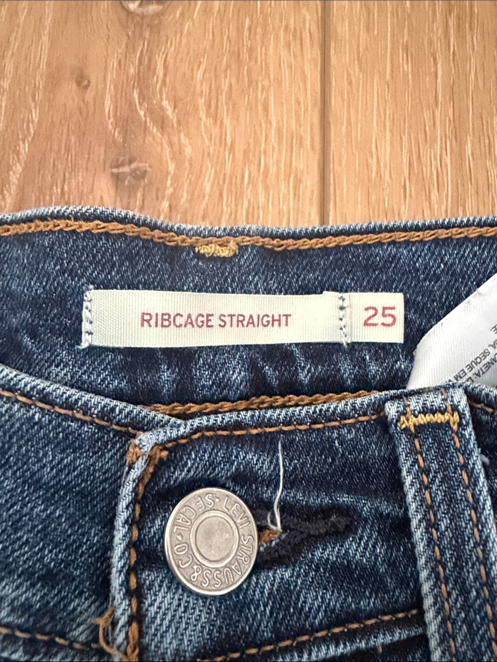 Womens Levi Ribcage Straight jeans - Picture 2 of 5